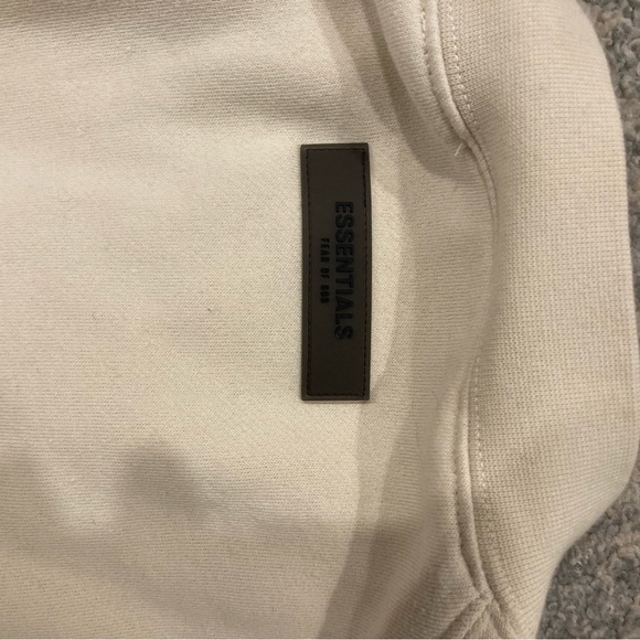 Fear of God Essentials Crewneck - Picture 5 of 6